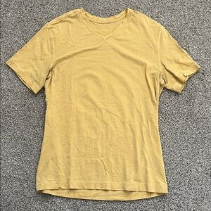 Men's Lululemon Yellow V-Neck Short Sleeve Size S/M